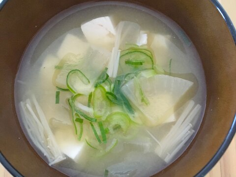 大根と豆腐とえのきの味噌汁